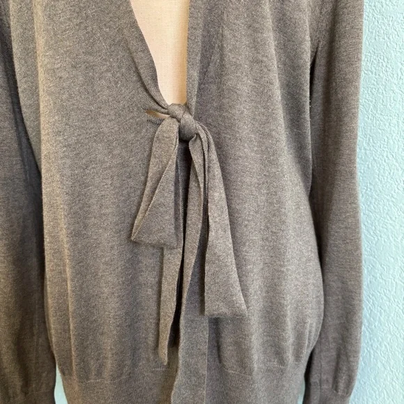 Banana Republic Gray Tie-Front Deep V Sweater Sz. XL (1) - Picture 2 of 11